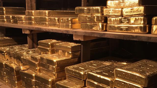 Gold Price Forecast: Breaks Record High, Bullish Momentum Continues