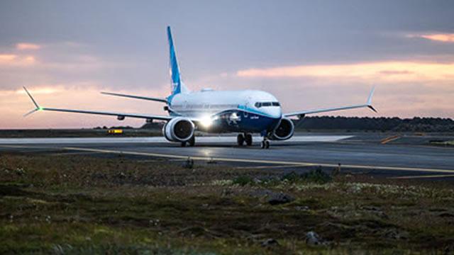 Boeing tees up $35bn funding through share sale and loans