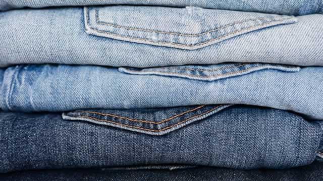 Levi Strauss (LEVI) Faces Stock Decline Amid Dockers Brand Sale Consideration