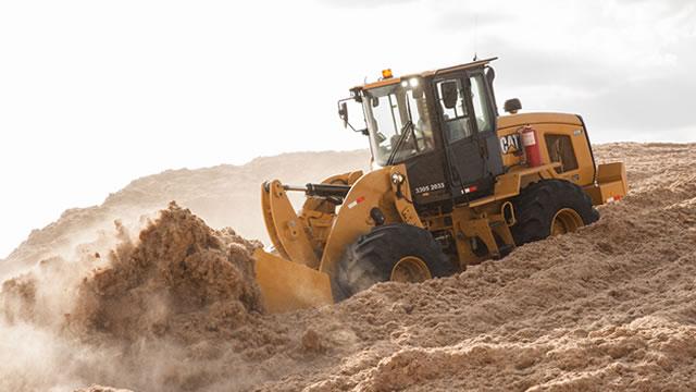 Bear Note Weighs on Outperforming Caterpillar Stock