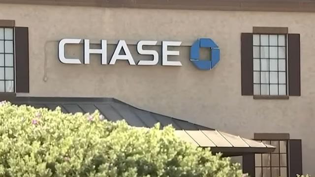 JPMorgan Chase Just Hiked Its Payout by 9%. Is This a Great Dividend Stock?