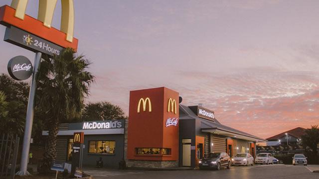 McDonald's Lags Industry P/E: Is the Stock a Bargain Buy or Red Flag?