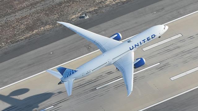 United Airlines (UAL) Surpasses Q3 Earnings and Revenue Estimates