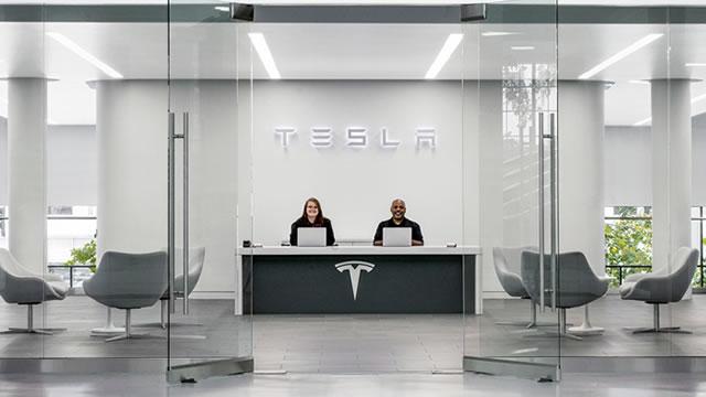 Tesla's robotaxis show why the EV trade is 'tricky': Analyst