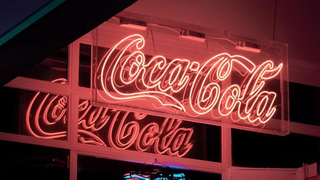 Coca-Cola stock: dividend king with valuation concerns