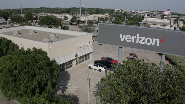 Verizon Surges 32% in a Year: Should VZ Stock be in Your Portfolio?