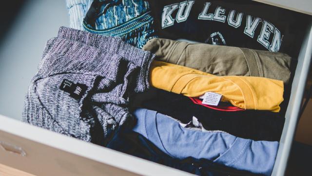 4 Apparel Stocks to Invest in Before the Holiday Season