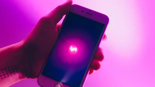 Lyft announces measures to improve driver pay